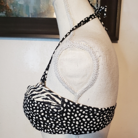 Victoria's Secret Black-and-White Bikini Top - Picture 2 of 6
